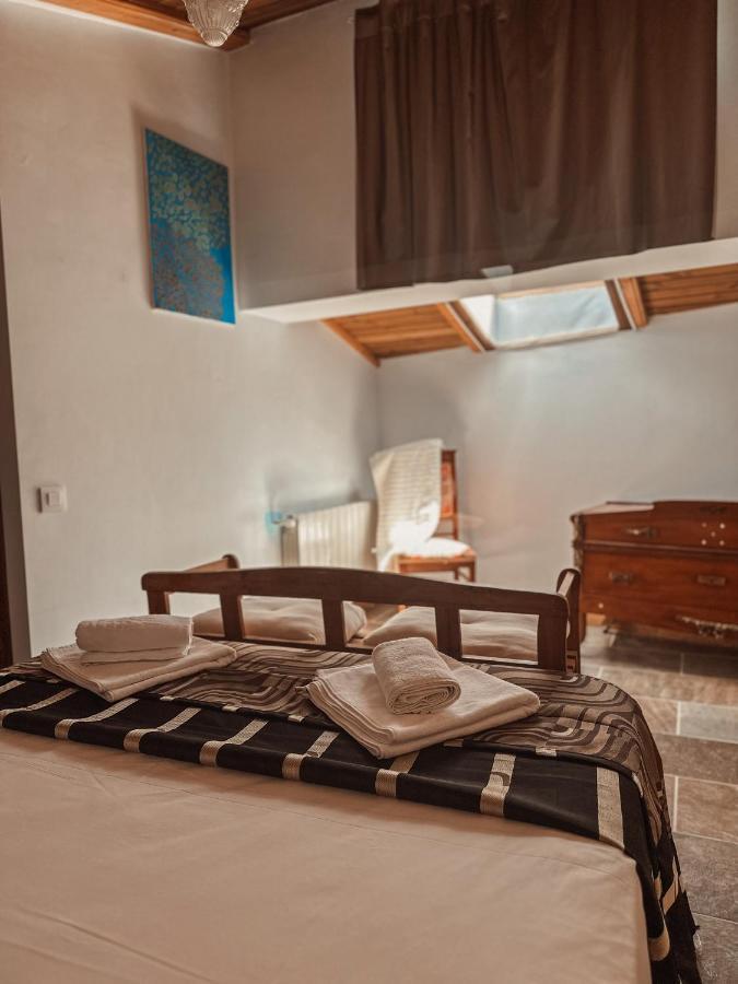 La Casa De La Acacia Apartment Olba Exterior photo